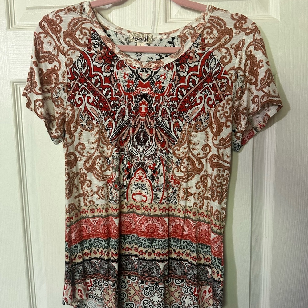 ONE WORLD Brown and Pink Graphic Short Sleeve Tee